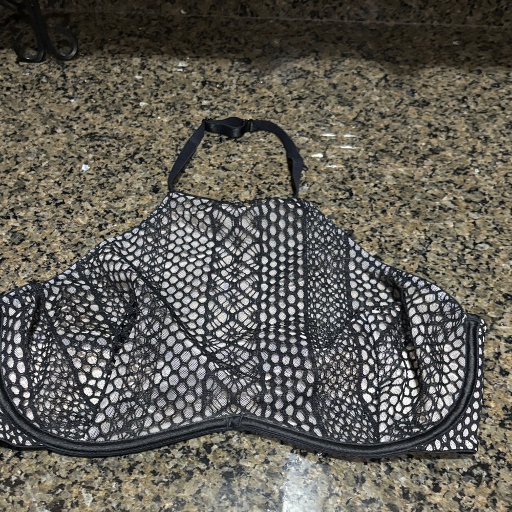 Victoria's Secret high neck Lace Bralette NWT